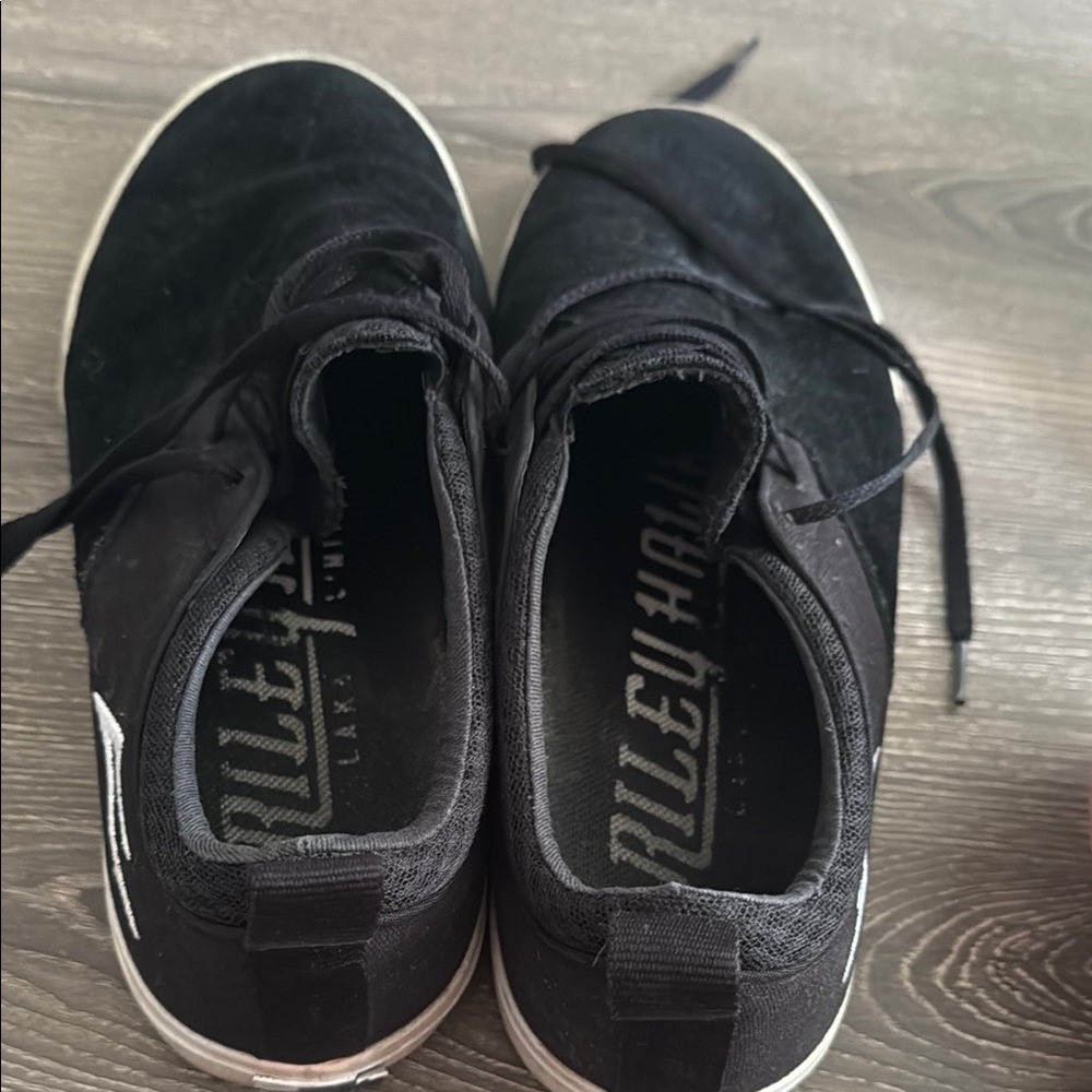 Nike Black Sneakers with Sleek Design